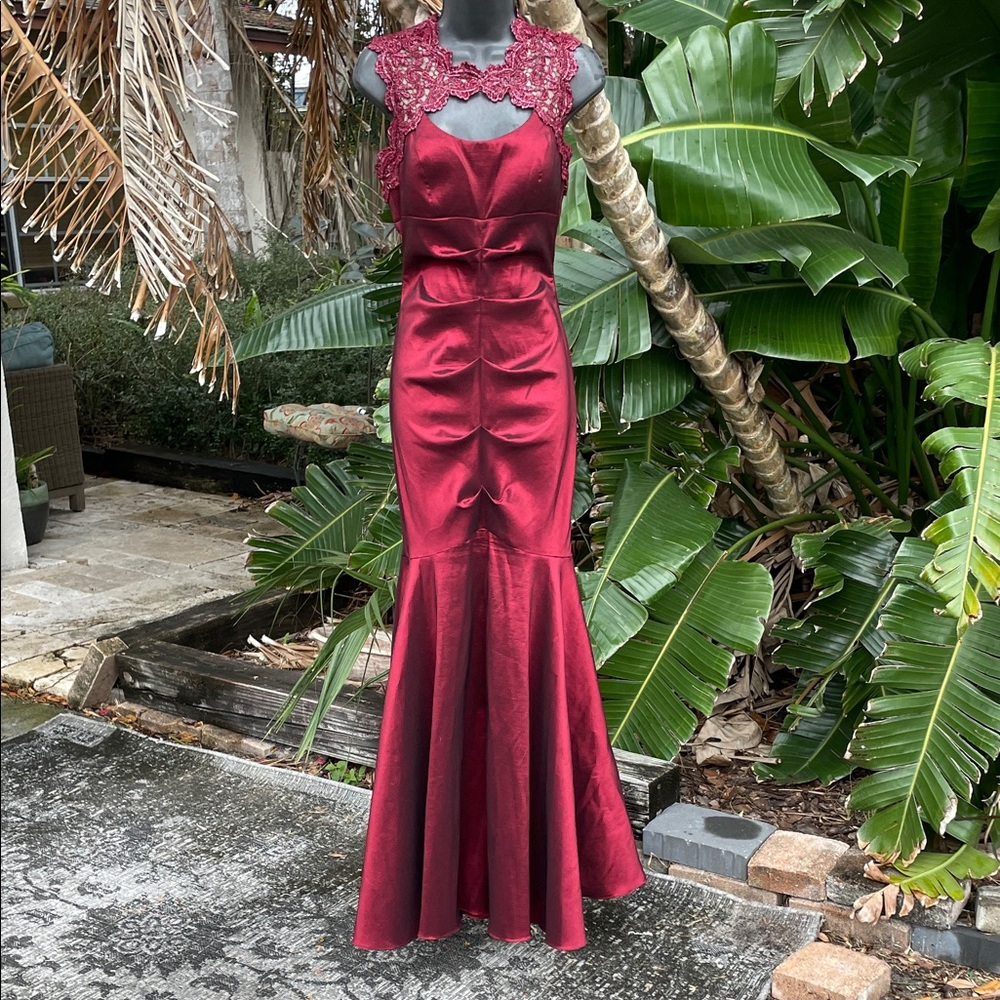 Red lace, trim, mermaid gown